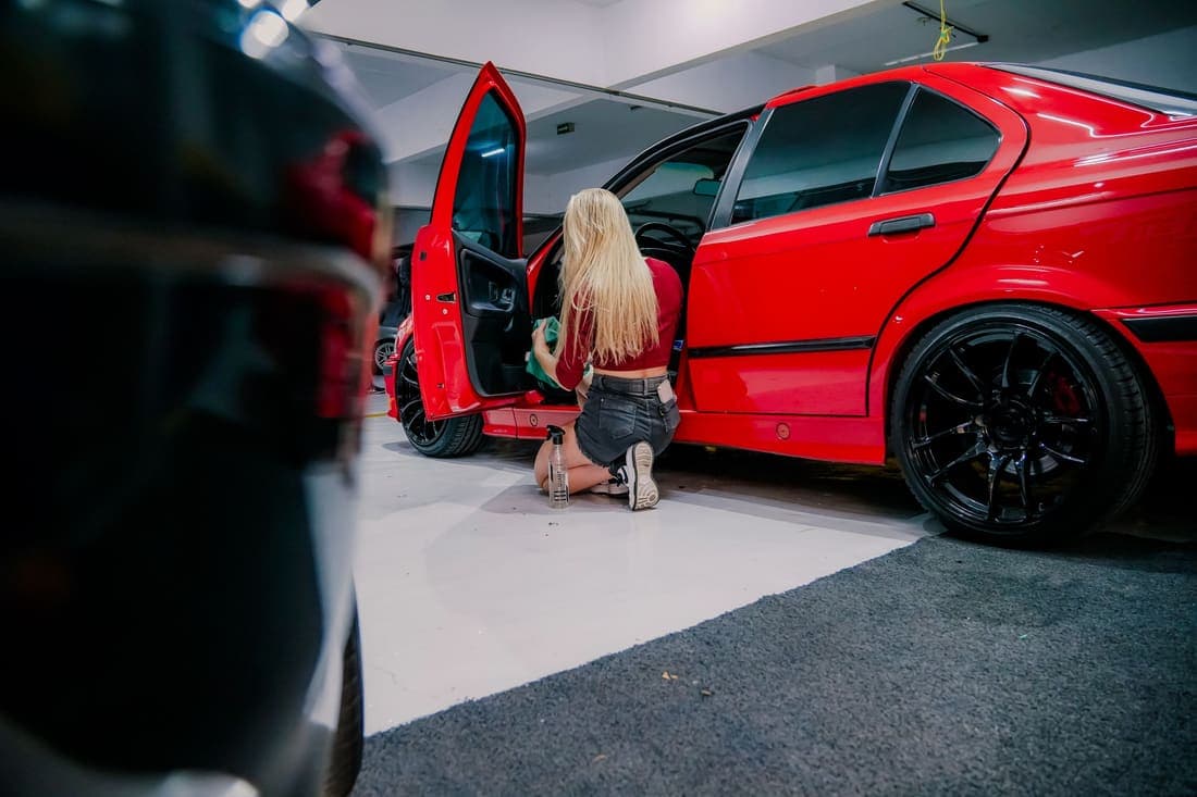 Full valet